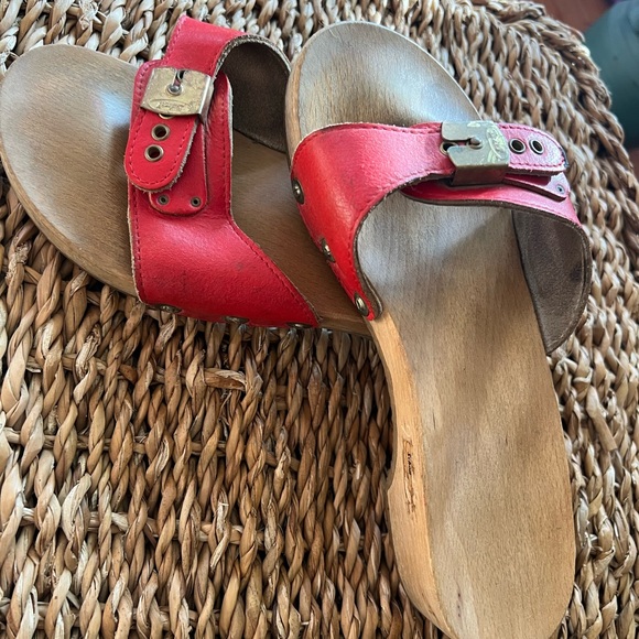 Vintage Dr. Scholl’s Wooden Exercise Red Leather Sandals - Picture 2 of 4